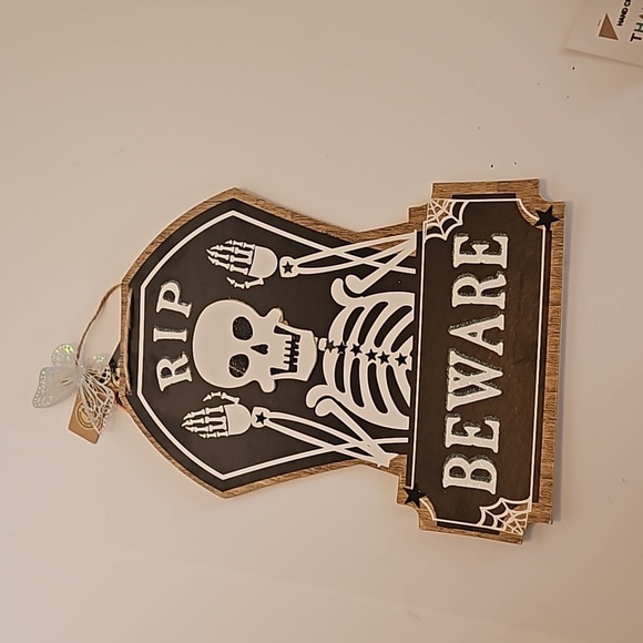 Hand Crafted Wooden Wall Decor Skeleton Design Black & White Glitter BEWARE sign - Picture 12 of 17